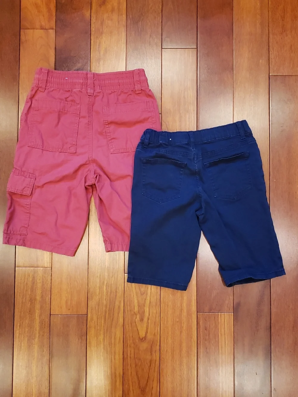 Boys Children's Place Size 8 shorts. Coral Cargo and Navy Flat Front.